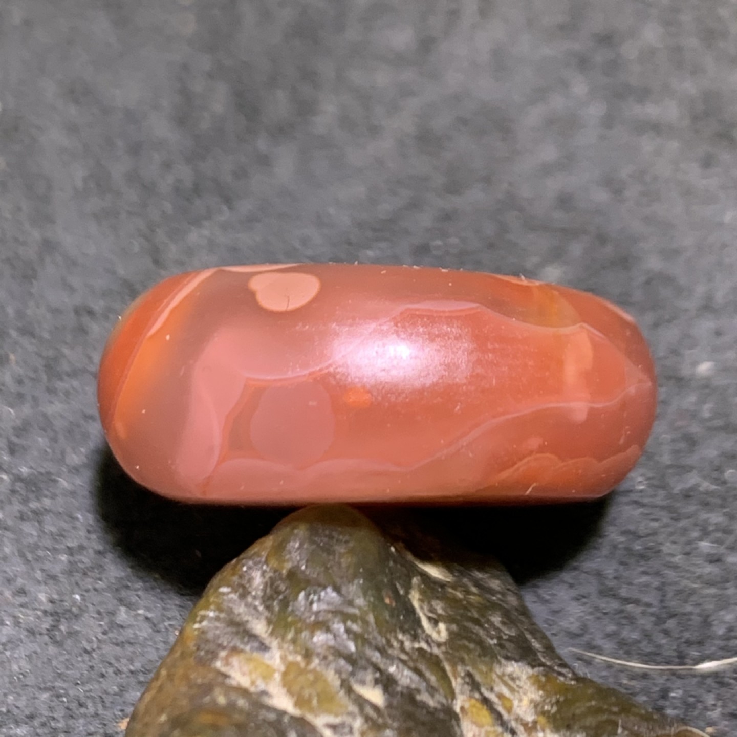 精美亚光保山南红玛瑙平安扣一个，
