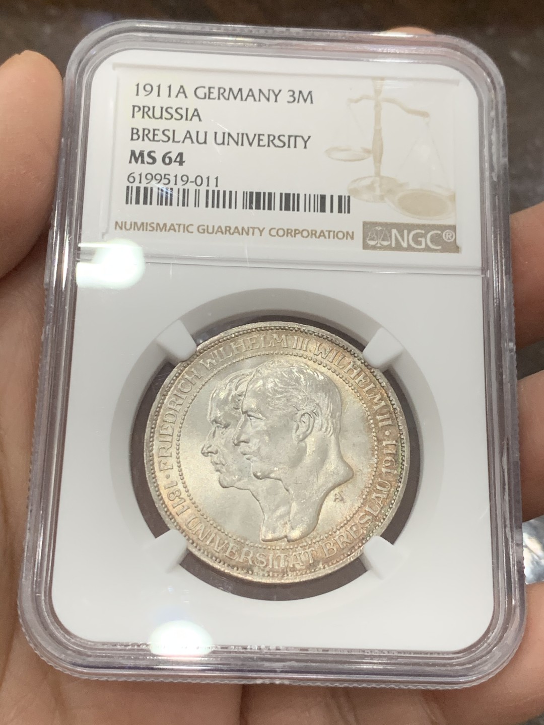 《竞宝斋》第131场-周日，周一连拍 (全场包邮) NGC-MS64 德国普鲁士 1911年布雷斯劳大学3马克 银币 常见品种，淡五彩包浆，转光强烈