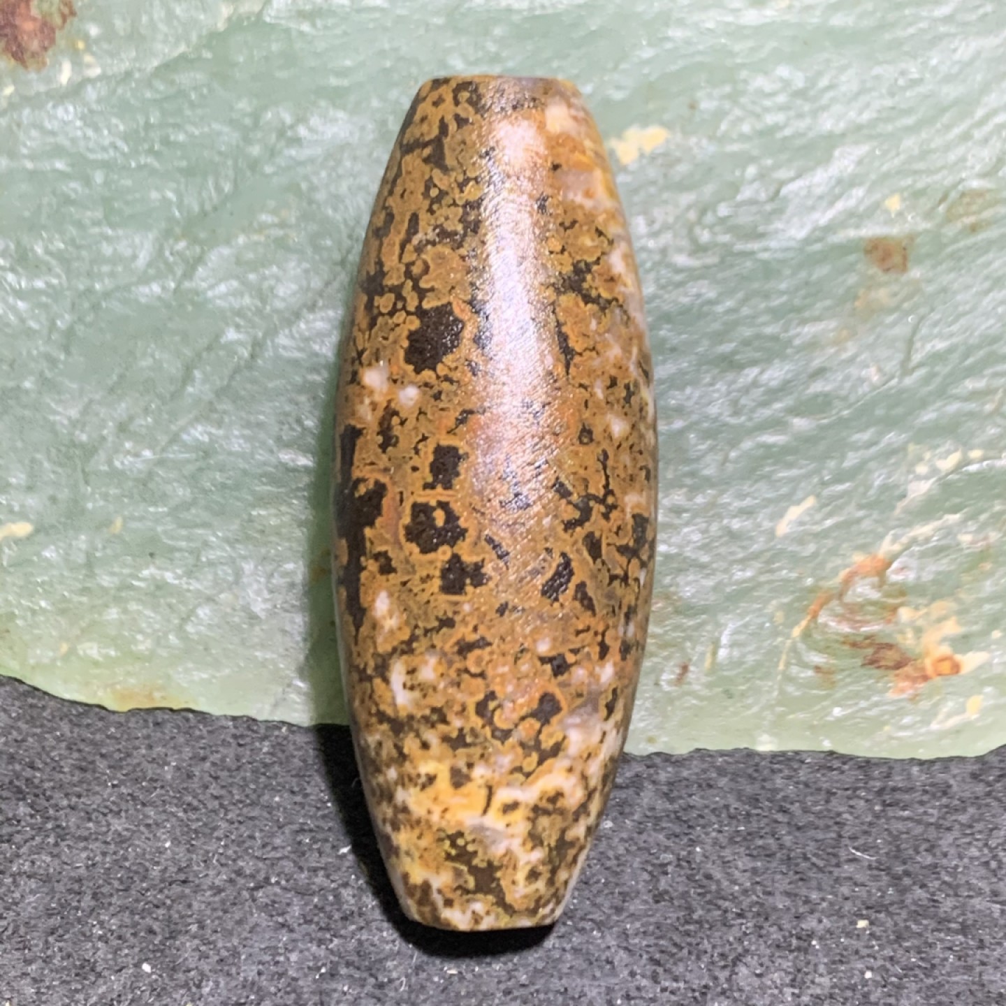 精美天然罕见鱼籽纹九眼页岩亚光天珠一颗！