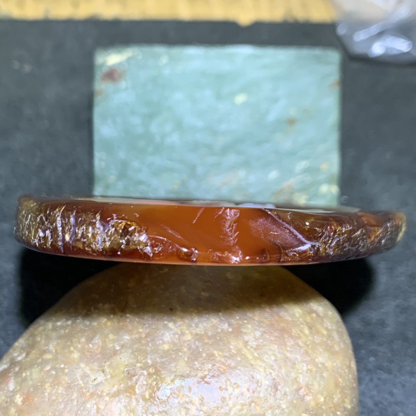 重器天然马达加斯加原皮玛瑙巧雕无相佛大 牌子一块