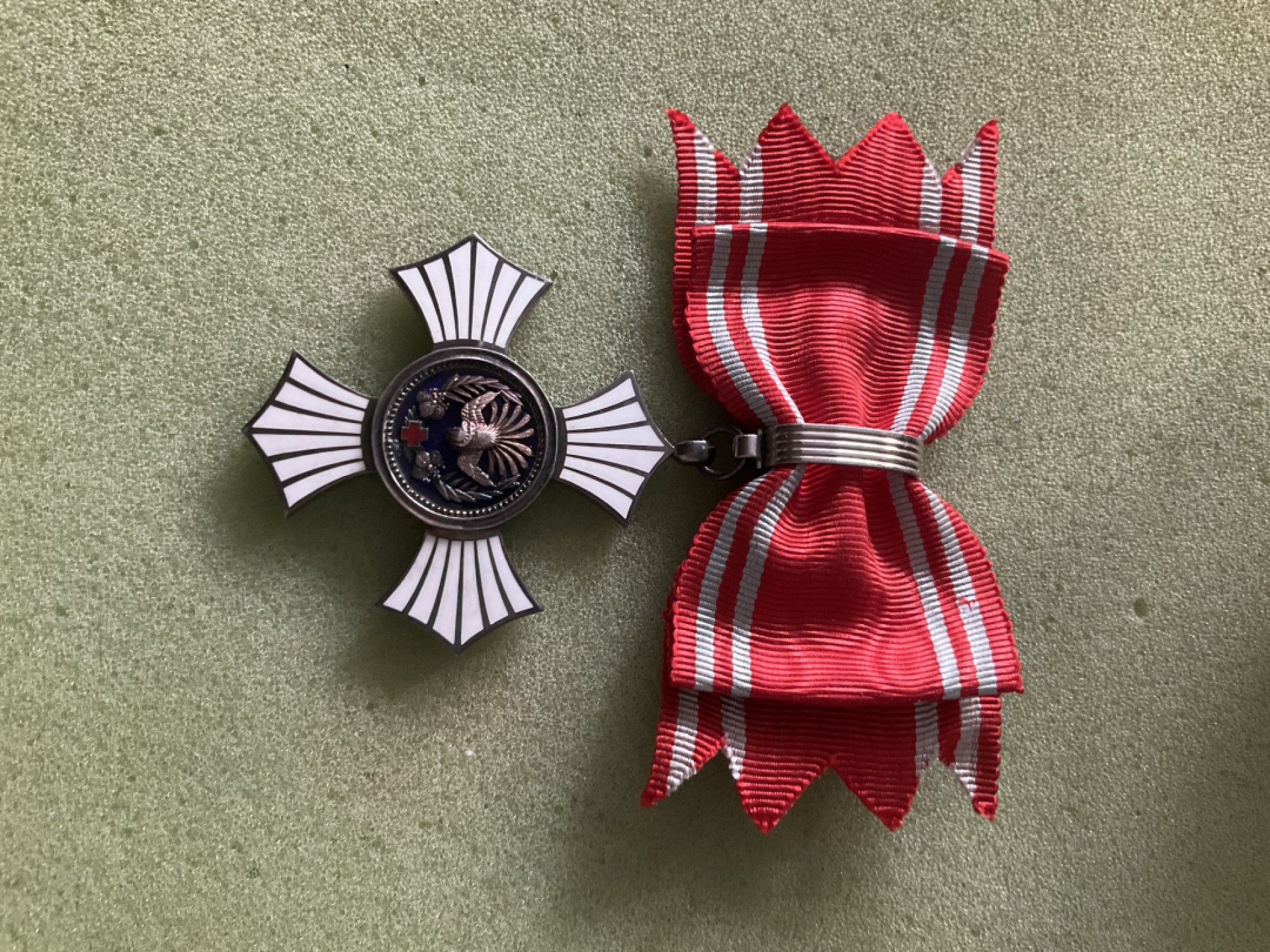 松山幣藏第二期日章奖章拍卖 十字社功劳章女版