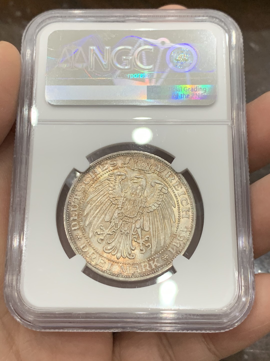 《竞宝斋》第131场-周日，周一连拍 (全场包邮) NGC-MS64 德国普鲁士 1911年布雷斯劳大学3马克 银币 常见品种，淡五彩包浆，转光强烈