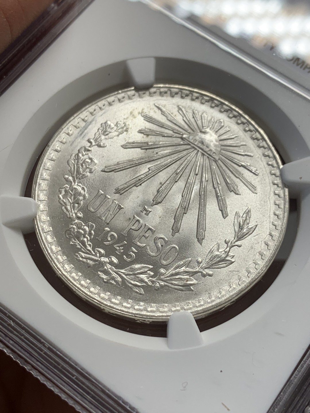 《竞宝斋》第131场-周日，周一连拍 (全场包邮) NGC MS67 墨西哥1945年1比索银币，亚军分，极品分数不易