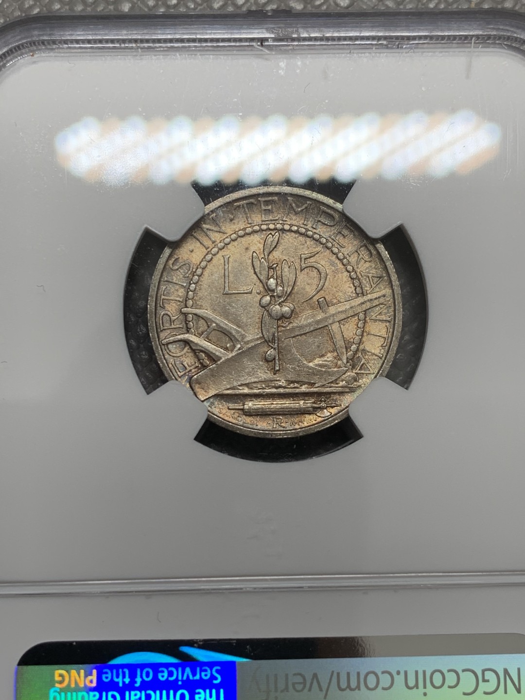 《竞宝斋》第131场-周日，周一连拍 (全场包邮) NGC MS62 圣马力诺1936年5里拉银币 阴沉的天也遮不住村花秀美的脸