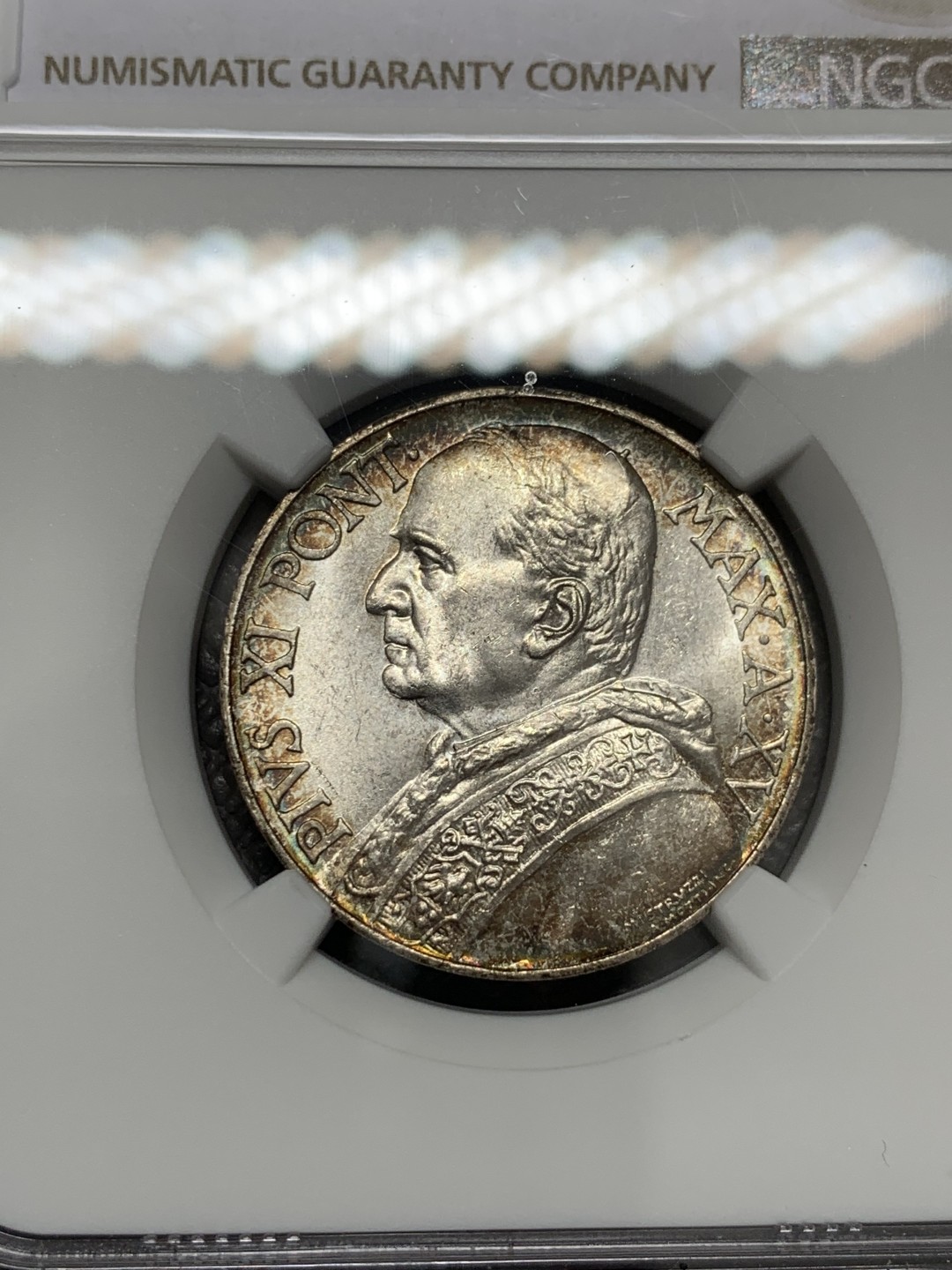 《竞宝斋》第131场-周日，周一连拍 (全场包邮) NGC MS62 梵蒂冈1936年10里拉银币 月牙彩包浆 新鲜出评