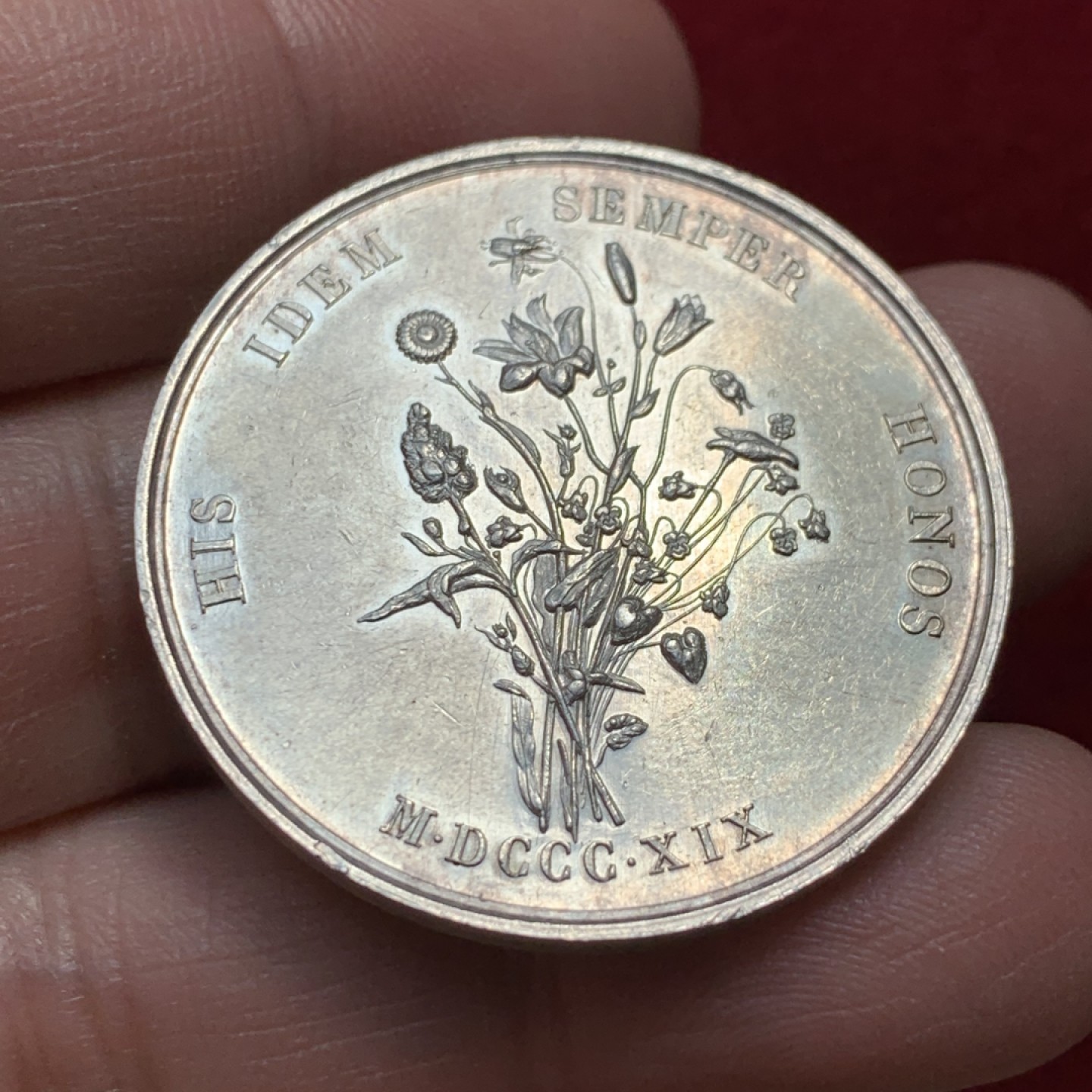 《竞宝斋》第131场-周日，周一连拍 (全场包邮) 法国1819年 披纱美女 JETON圆形大规格 银质代币 带光好品 17.8克 蜜蜂边铭 银标