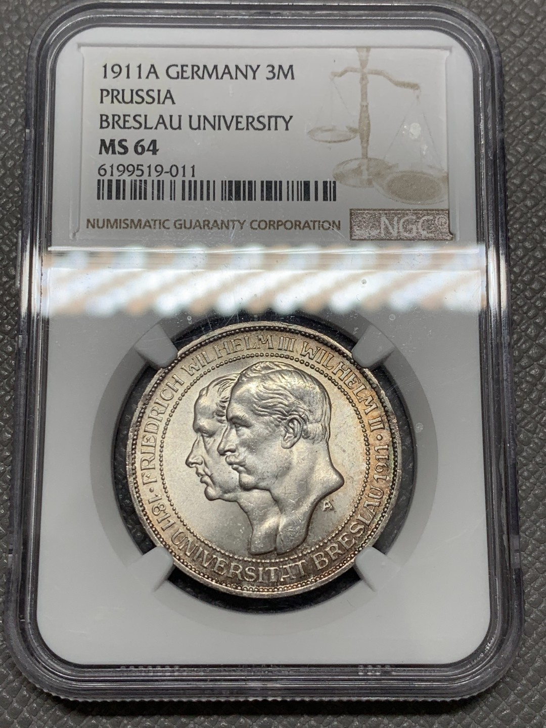 《竞宝斋》第131场-周日，周一连拍 (全场包邮) NGC-MS64 德国普鲁士 1911年布雷斯劳大学3马克 银币 常见品种，淡五彩包浆，转光强烈