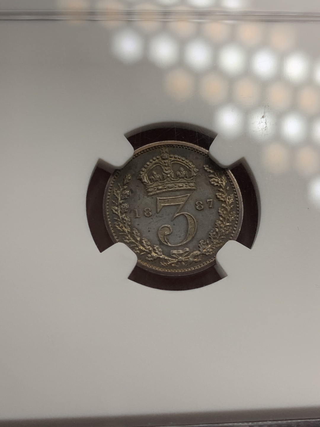 《竞宝斋》第131场-周日，周一连拍 (全场包邮) NGC PF64 英国1887年维多利亚高冠精制3便士银币五彩镜面