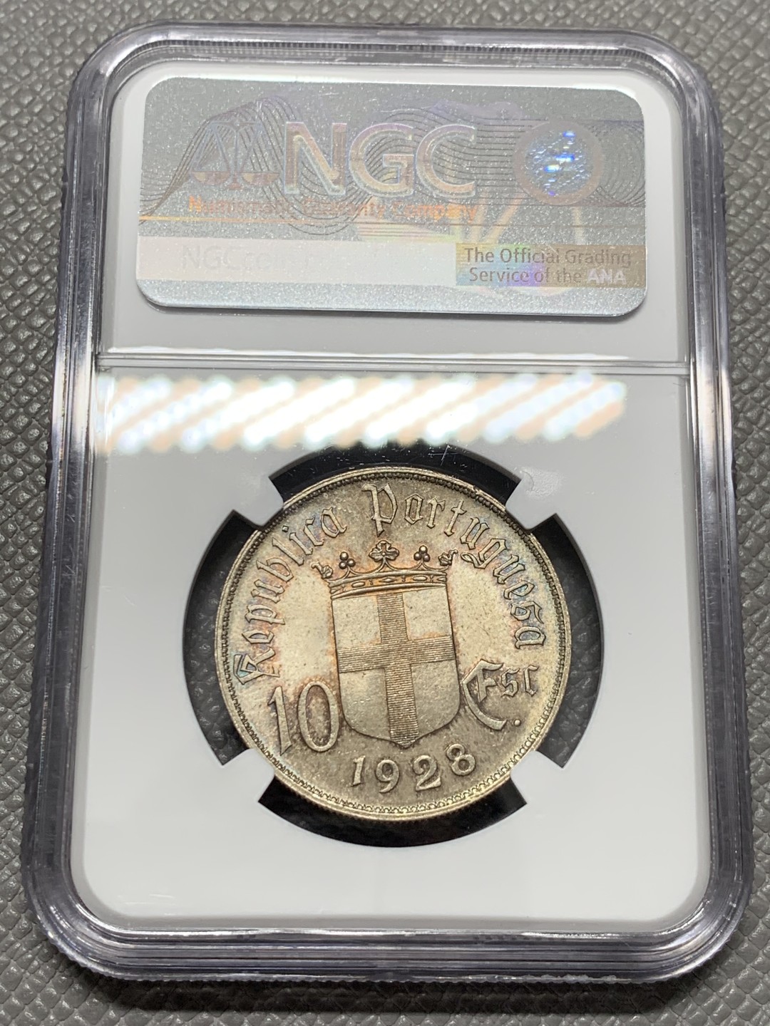 《竞宝斋》第131场-周日，周一连拍 (全场包邮) NGC-MS65 葡萄牙1928年“奥利给战役”马剑10埃斯库多银币 五彩包浆 顶级品相