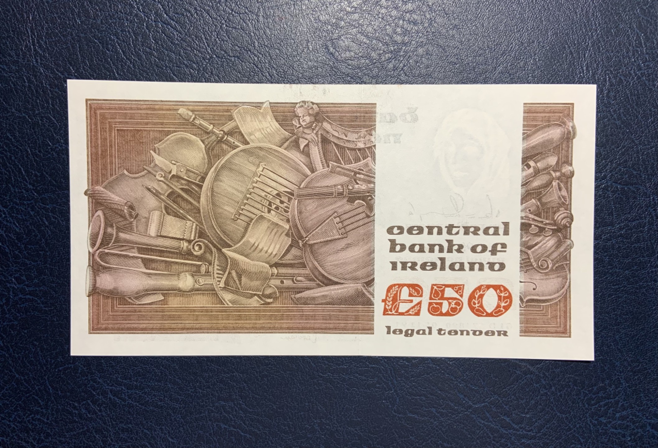 收藏联盟Quantum Auction 第229期拍卖 已更新 爱尔兰1991年50镑 品相全新UNC 盲人弹琴 最高面值 背面上方有轻微的拖墨