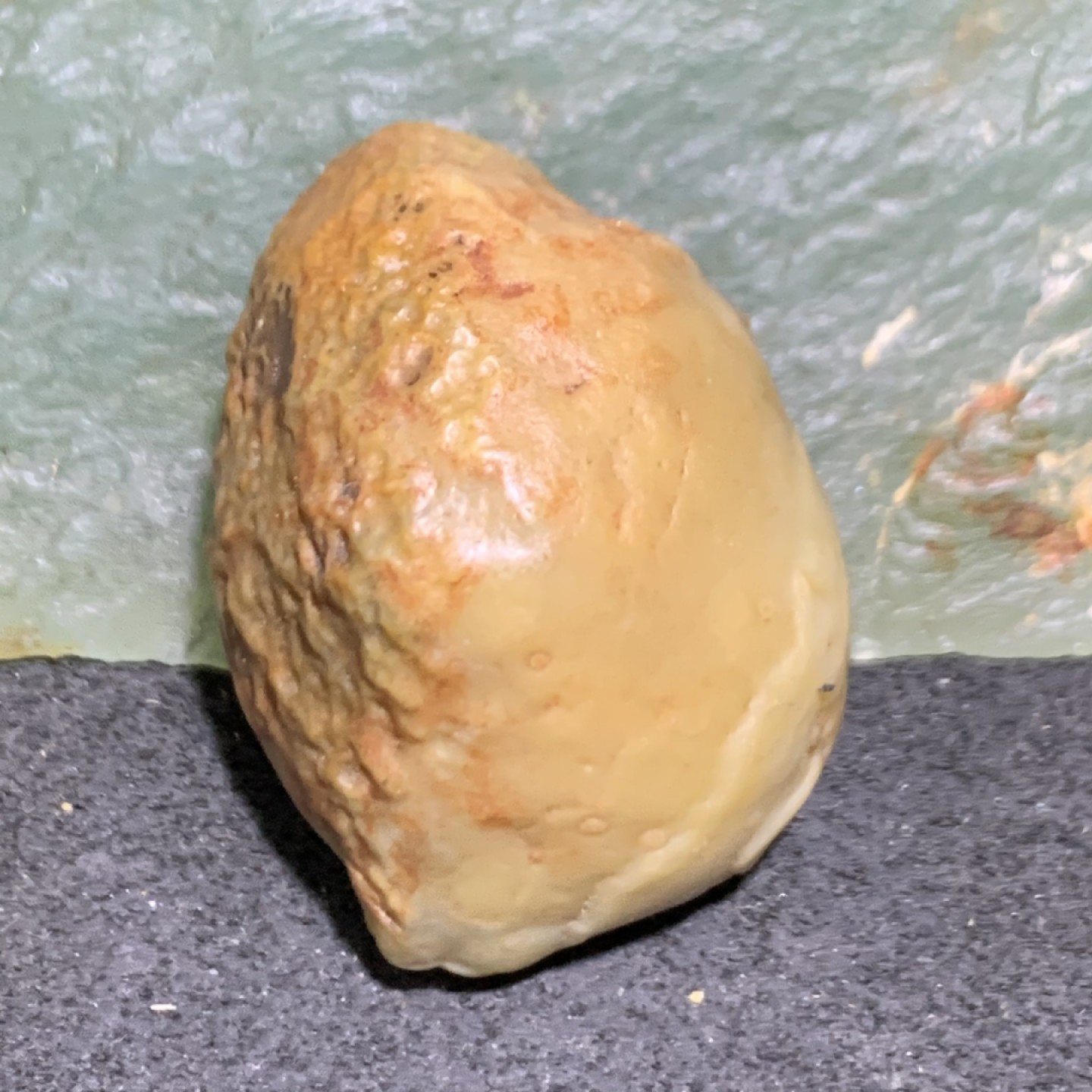 精美戈壁高玉化筋脉石原石一颗，