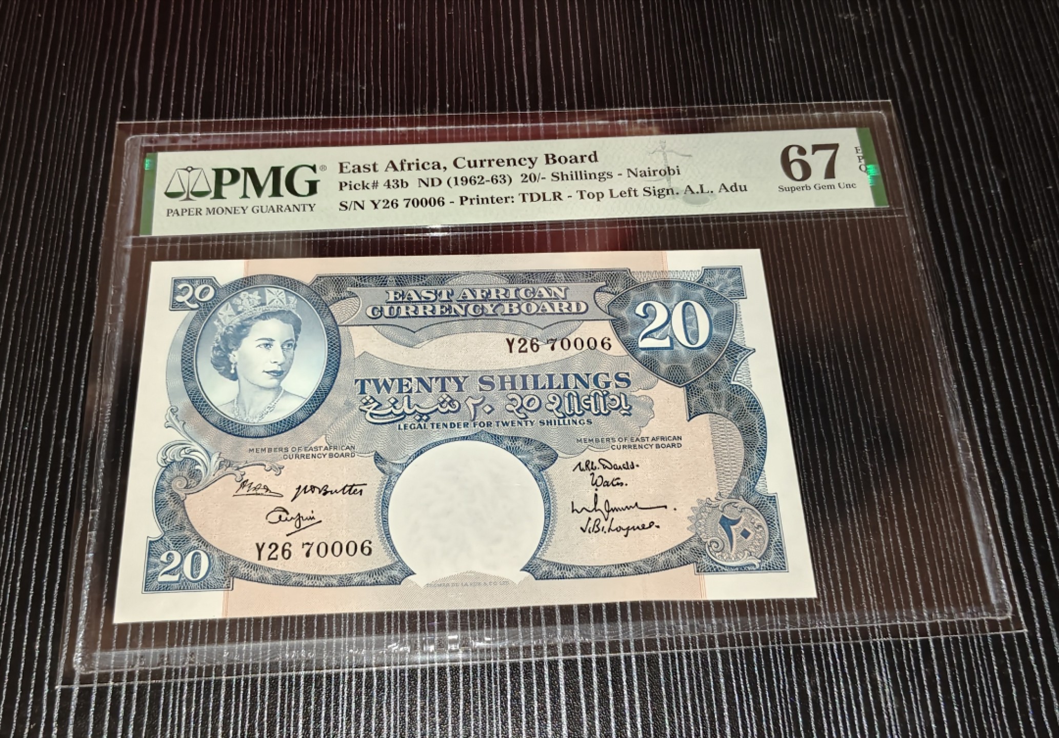 Chase Auction 第16期 - - 外钞、民国钞和一版人民币混合场！ 英属东非1962-1963年20先令（等同于1镑），大冠女王精品之一，PMG67分冠军分，冠军分仅四张