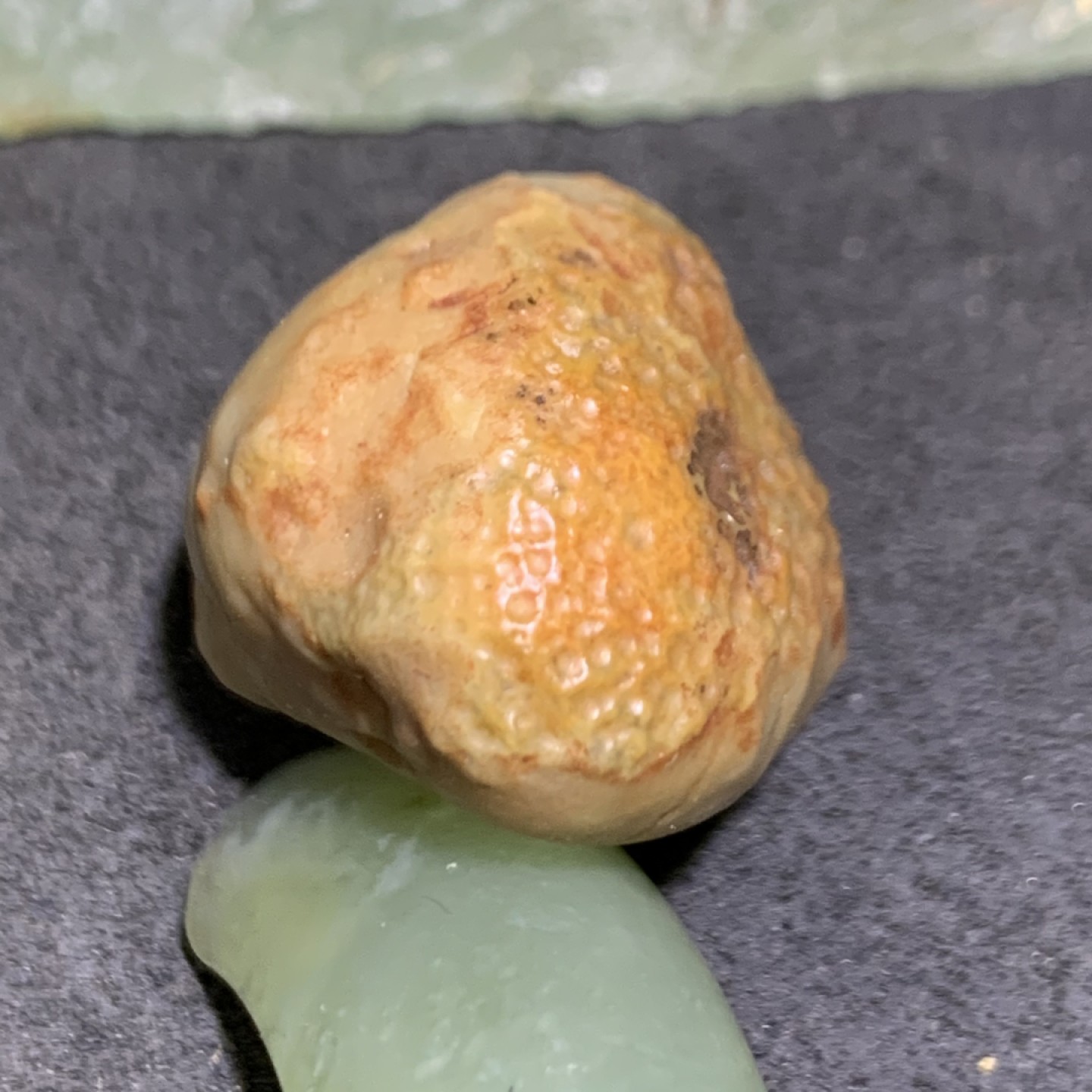精美戈壁高玉化筋脉石原石一颗，