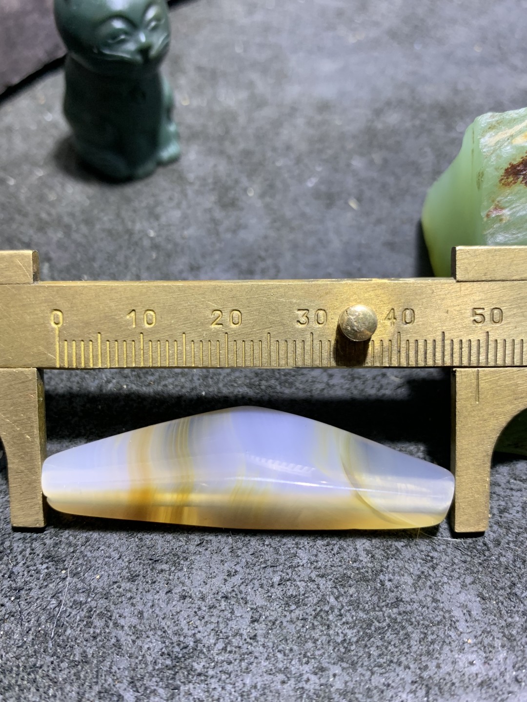 高玉化缠丝玛瑙千层纹锁骨坠，（三角珠）一颗