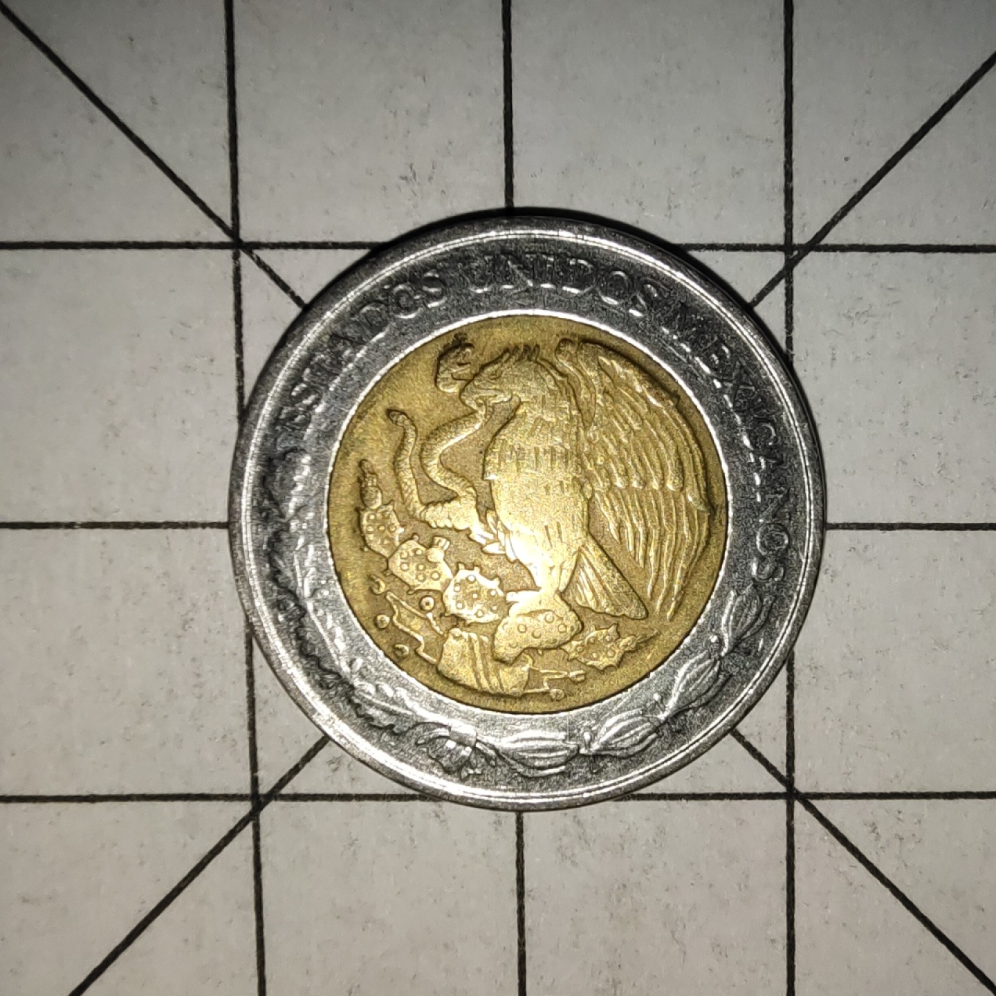 收藏之家世界硬币（捡漏，无押金，无佣金，全场满20包邮，偏远地区除外） 墨西哥鹰洋1比索2000年