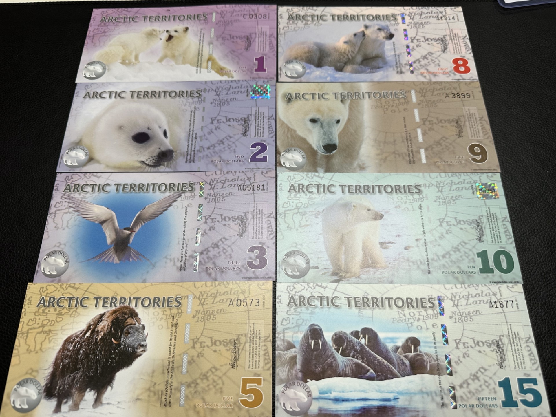 《外钞收藏家》第二百三十六期 三个国家一起 加一套商业钞 全新 尼泊尔有点潮 起他没问题