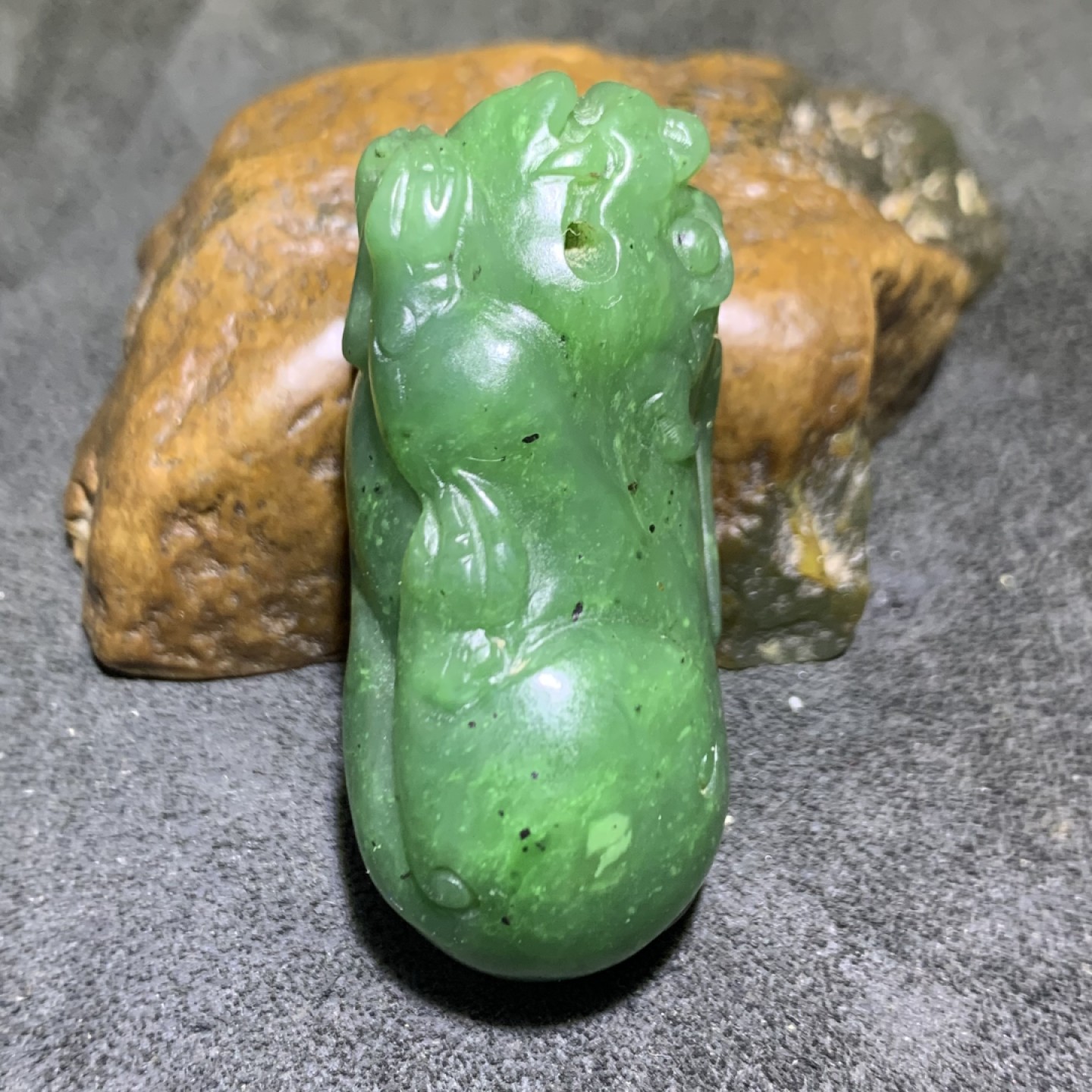 精美天然和田玉碧玉雕刻貔貅一个，