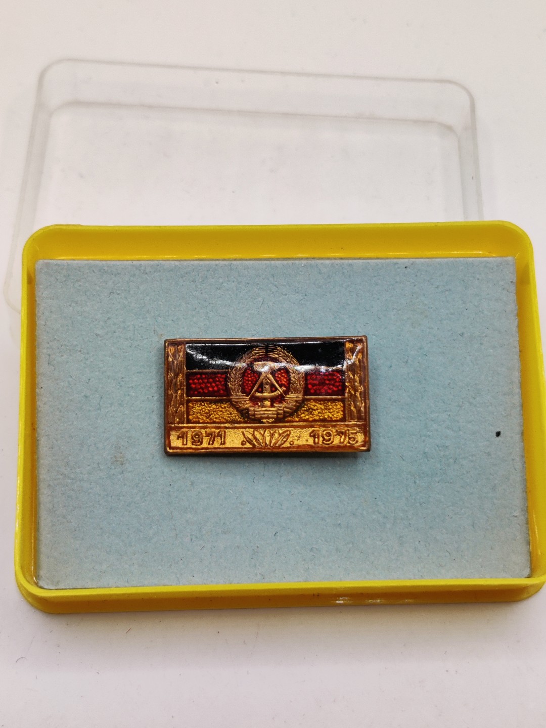 全场0元起拍 第27期 咸鱼国勋章拍卖专场 2月5日（周日）下午6：00开始 东德社会主义劳动集体奖章略章5次获得