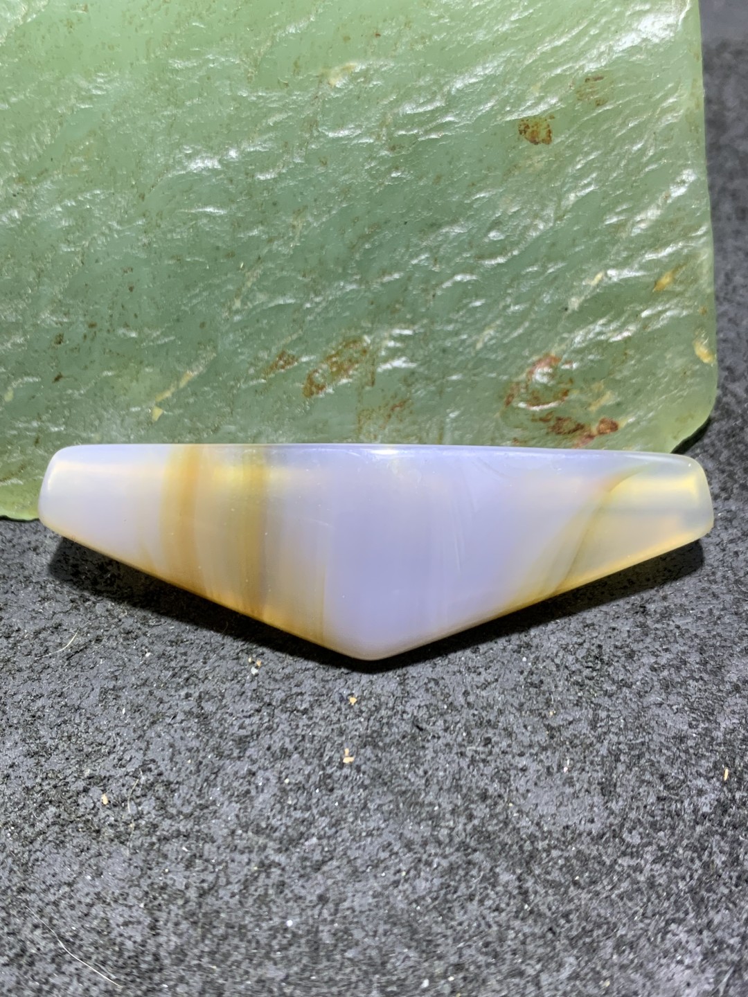 高玉化缠丝玛瑙千层纹锁骨坠，（三角珠）一颗