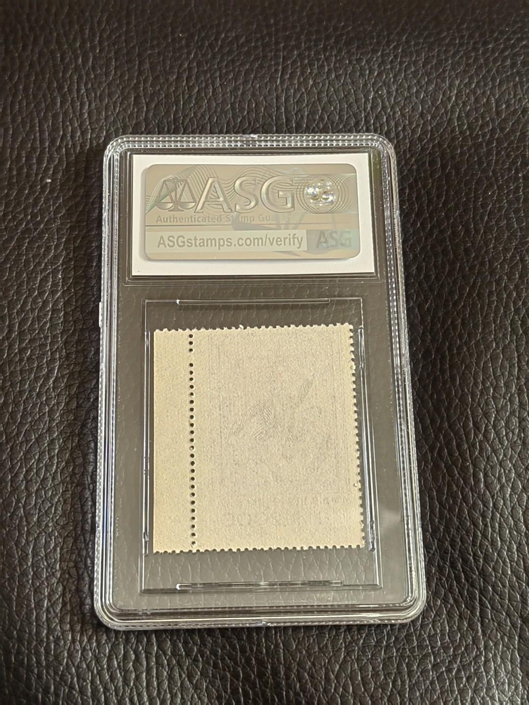 洪涛臻品批发群  精选邮票限时拍卖第一百九十三期 纪62列宁 3-2【总筋】ASG85分OP一枚。3-2总筋一枚价值几乎等于一套价格，另外两枚加起来也不过十几块钱。老纪特精品草纸票，85分超高性价比，注意抄底