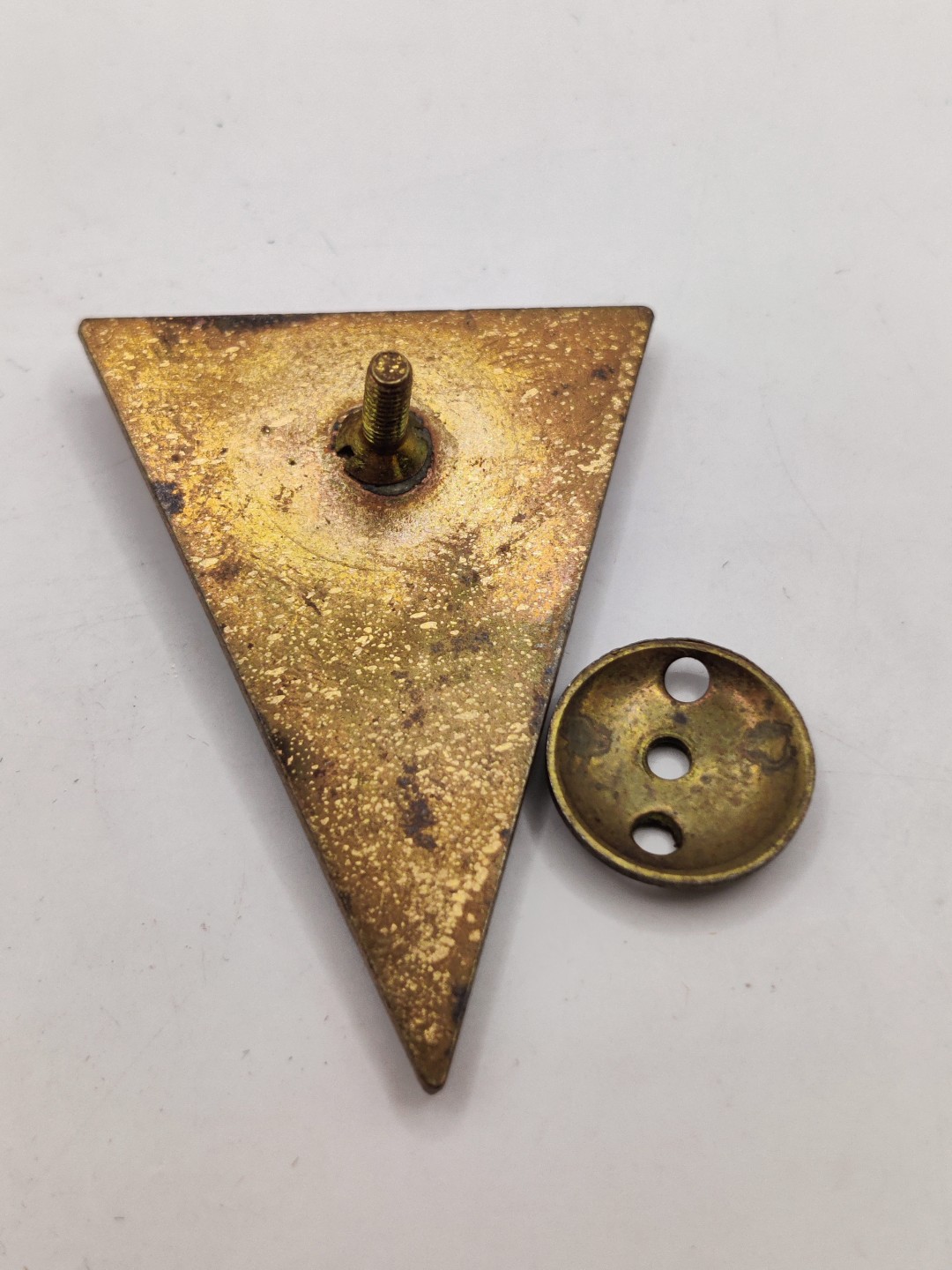 全场0元起拍 第27期 咸鱼国勋章拍卖专场 2月5日（周日）下午6：00开始 东德早期琺瑯恩格斯军校毕业证章