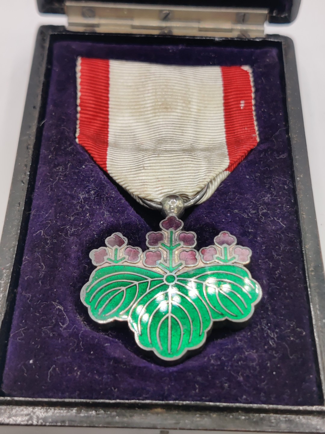 全场0元起拍 第27期 咸鱼国勋章拍卖专场 2月5日（周日）下午6：00开始 明治时期 七等青叶章 美品无损 银制带盒