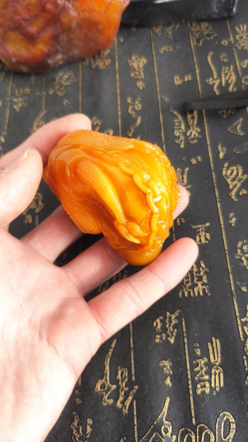 精品缅黄神龙护主手把件玉化不错天然玉石实物拍摄喜欢直接下单