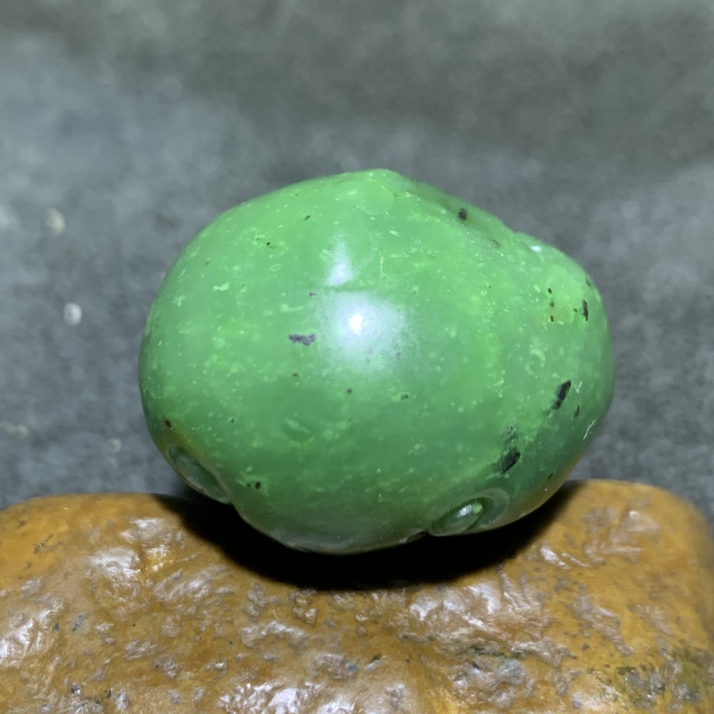 精美天然和田玉碧玉雕刻貔貅一个，
