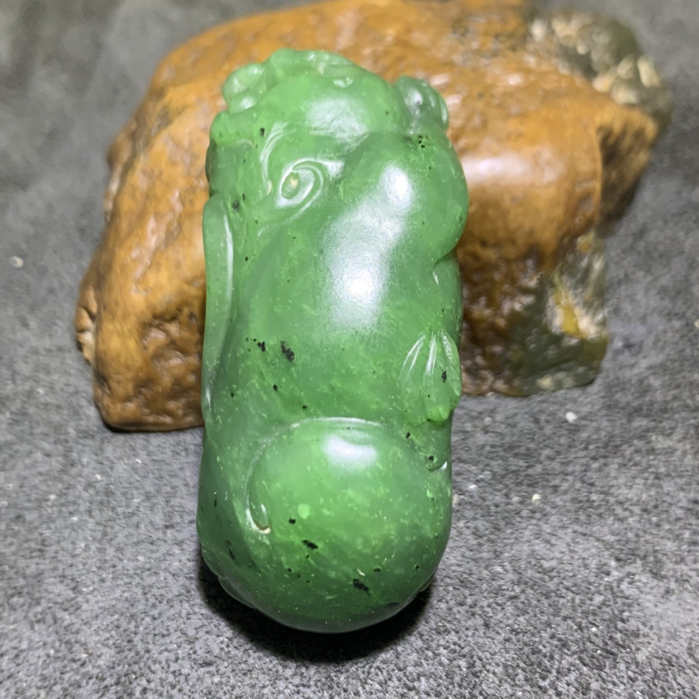 精美天然和田玉碧玉雕刻貔貅一个，