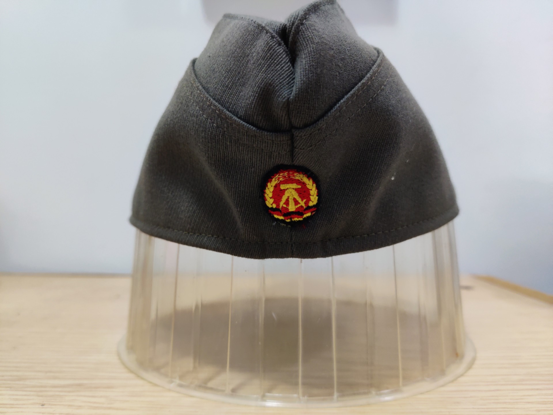 全场0元起拍 第27期 咸鱼国勋章拍卖专场 2月5日（周日）下午6：00开始 东德军官船帽 56cm