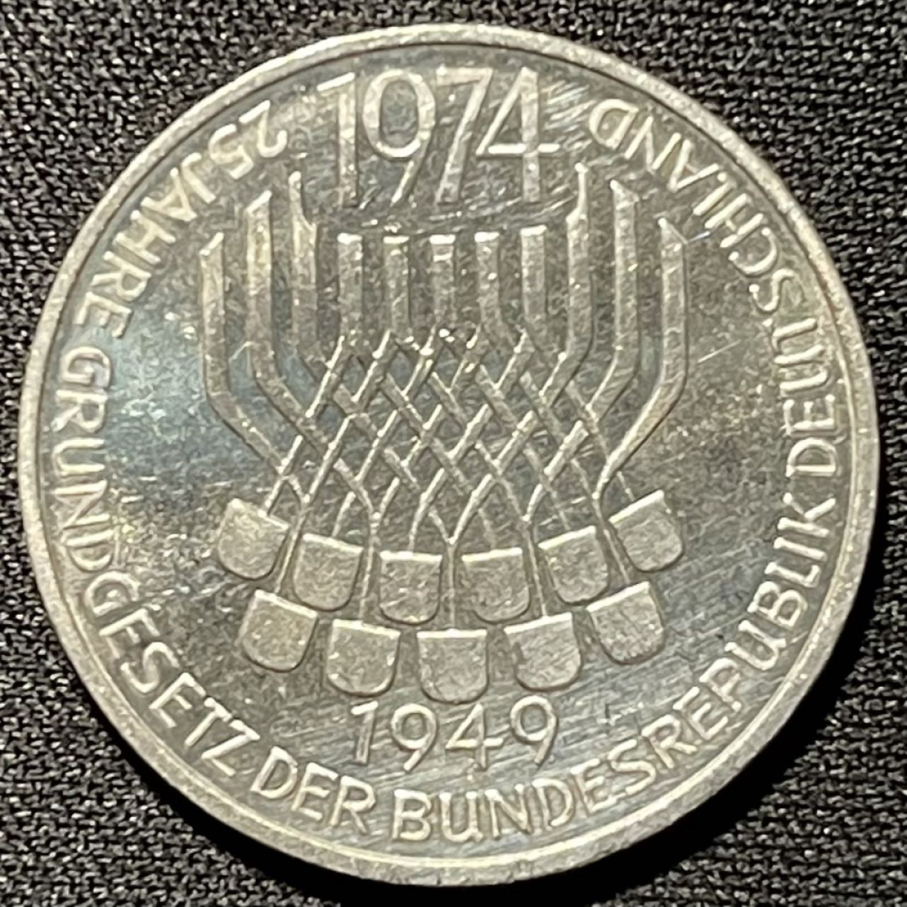 紫瑗钱币——第251期拍卖 联邦德国 1974年 F版 宪法25周年 5马克 11.2克 0.625银 UNC