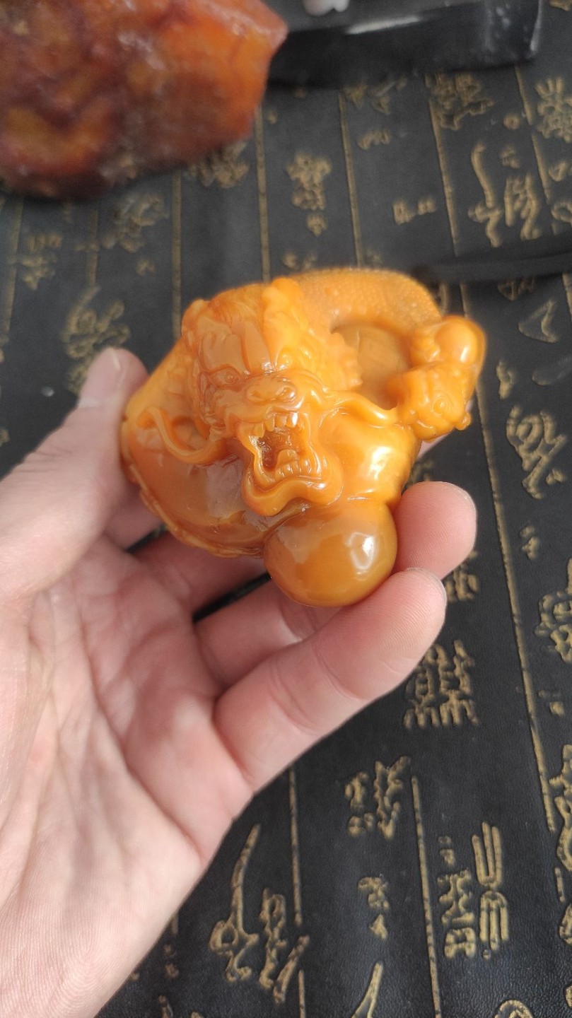 精品缅黄神龙护主手把件玉化不错天然玉石实物拍摄喜欢直接下单