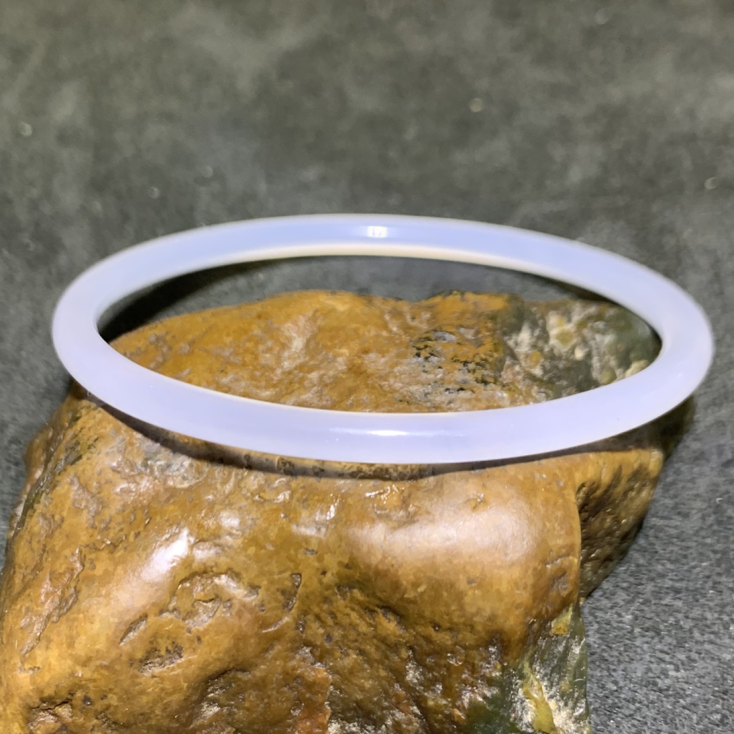 精美马达加斯加冰种海洋玉髓圆镯一只，