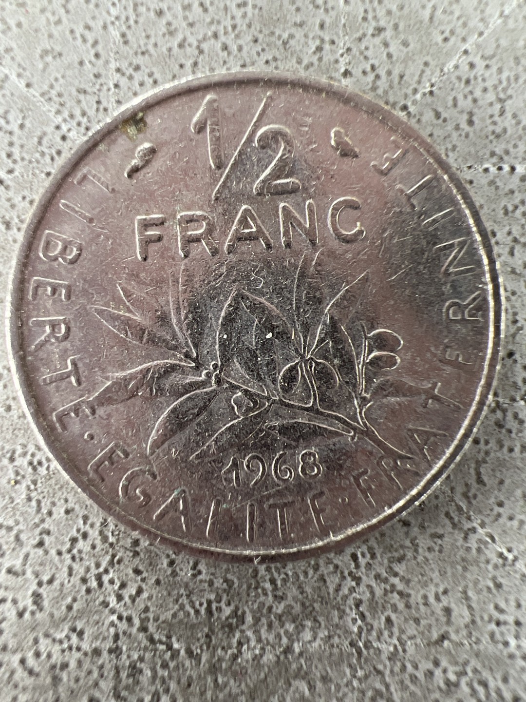 泡泡堂第210期  世界硬币邮票（无押金，无佣金，捡漏，全场20包邮，偏远地区除外） 法国1/2法