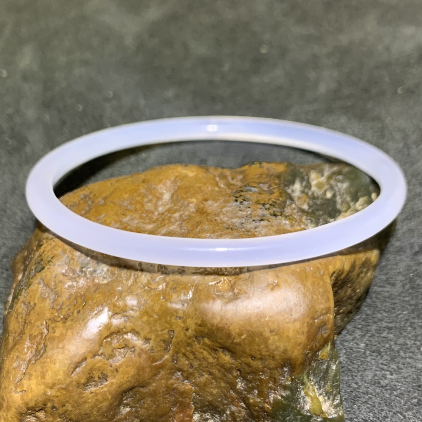 精美马达加斯加冰种海洋玉髓圆镯一只，