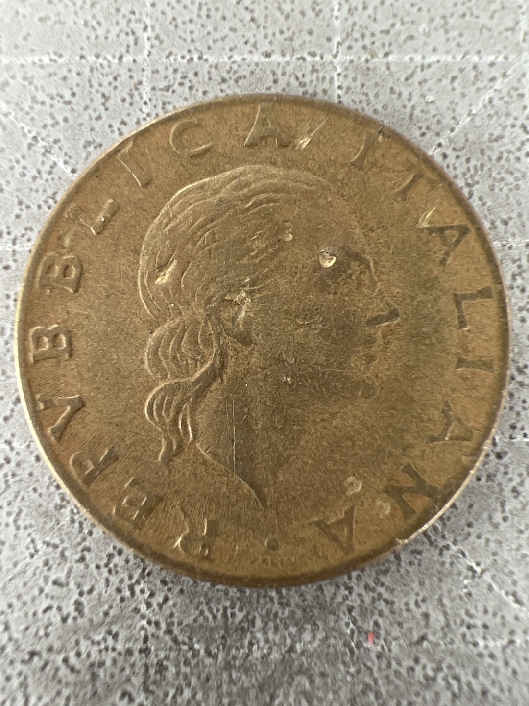 泡泡堂第312期  世界硬币 （无押金，捡漏，全场20包邮，偏远地区除外，接收代拍业务） 意大利200里拉