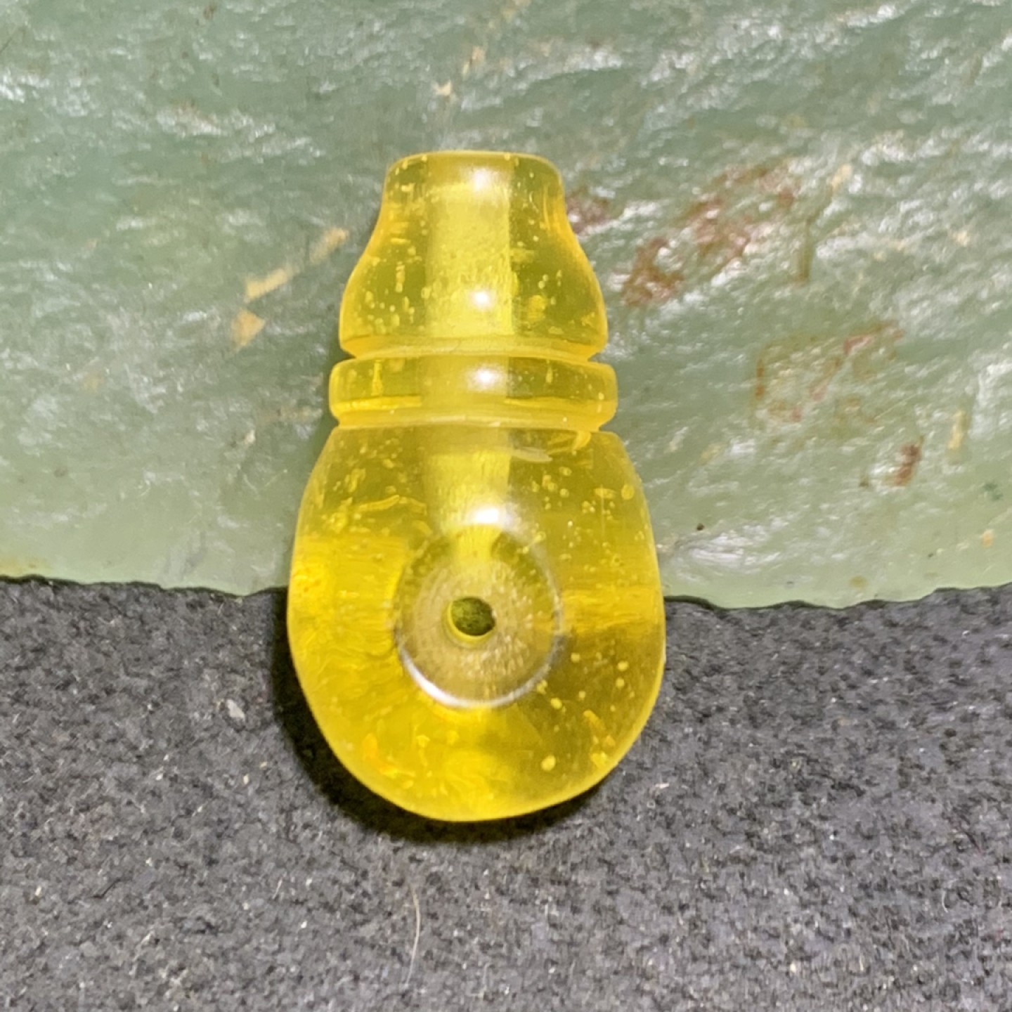 天然乌克兰鸡油黄蜜蜡立体葫芦一体佛头三通一个