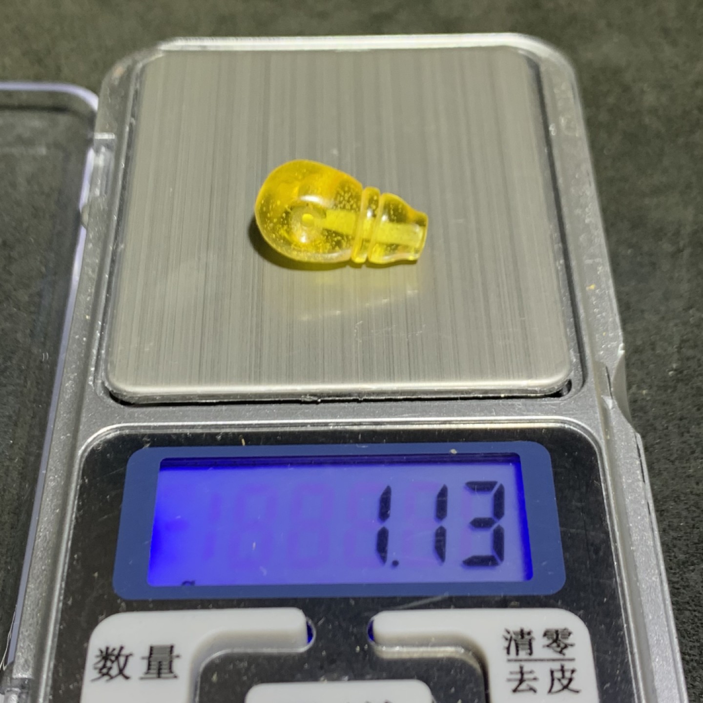 天然乌克兰鸡油黄蜜蜡立体葫芦一体佛头三通一个