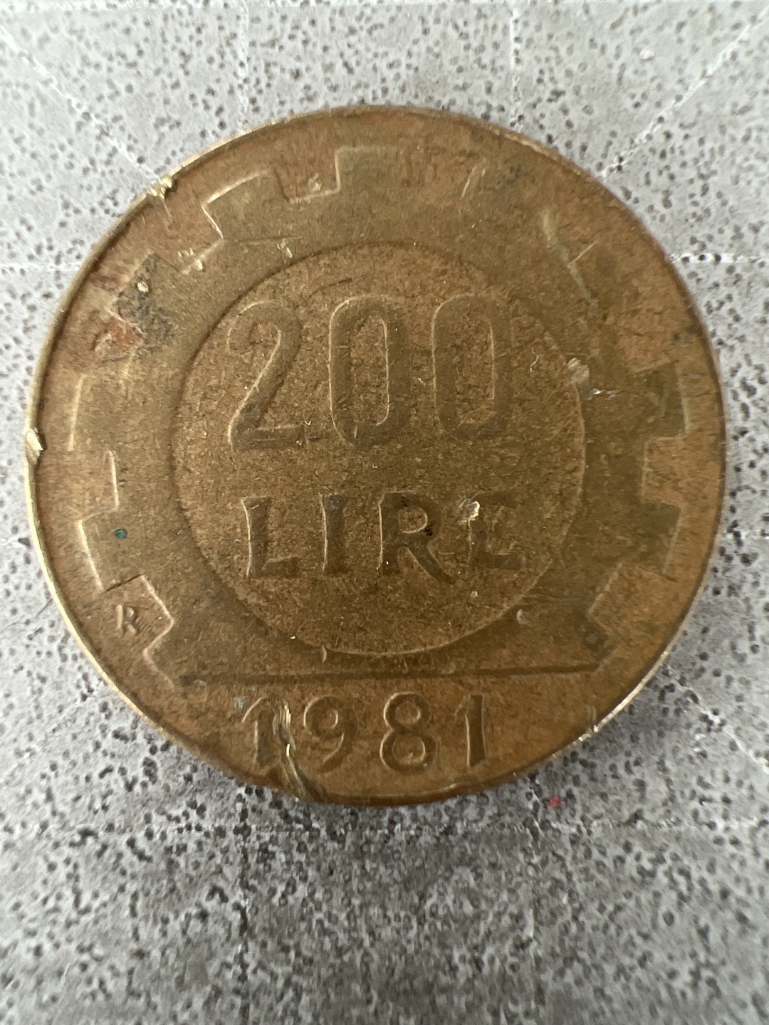 泡泡堂第312期  世界硬币 （无押金，捡漏，全场20包邮，偏远地区除外，接收代拍业务） 意大利200里拉