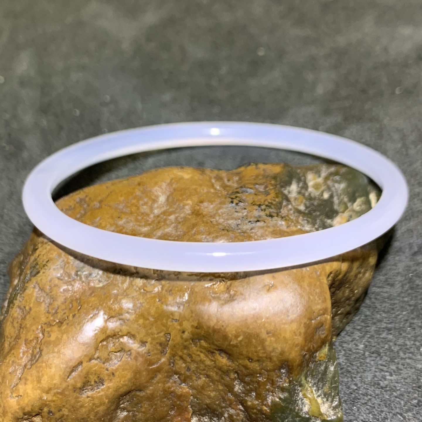 精美马达加斯加冰种海洋玉髓圆镯一只，