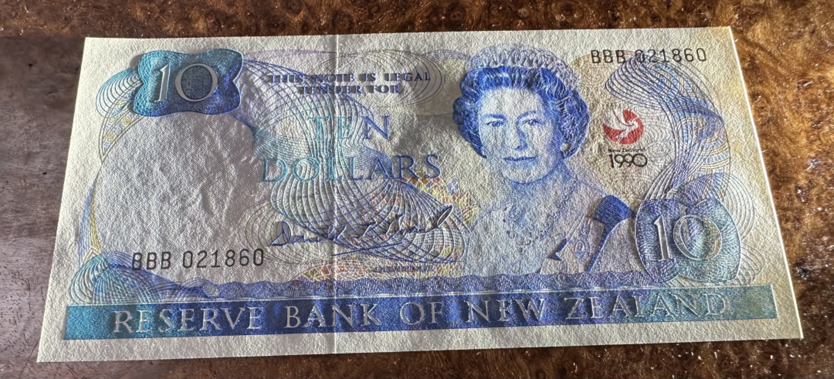 Chase Auction 第16期 - - 外钞、民国钞和一版人民币混合场！ 新西兰10元！品相如图！全新UNC！