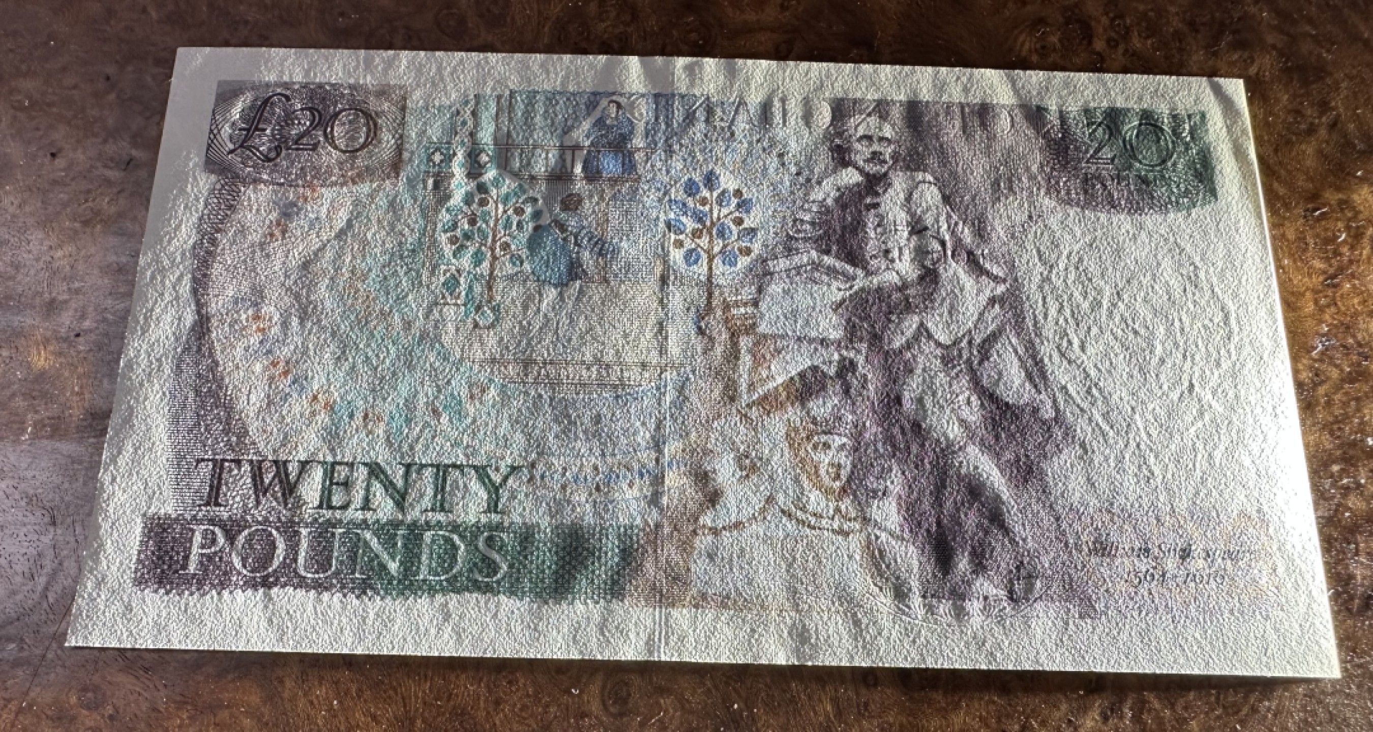 Chase Auction 第16期 - - 外钞、民国钞和一版人民币混合场！ 英国D序列20镑，品相如图！UNC-，有压痕！