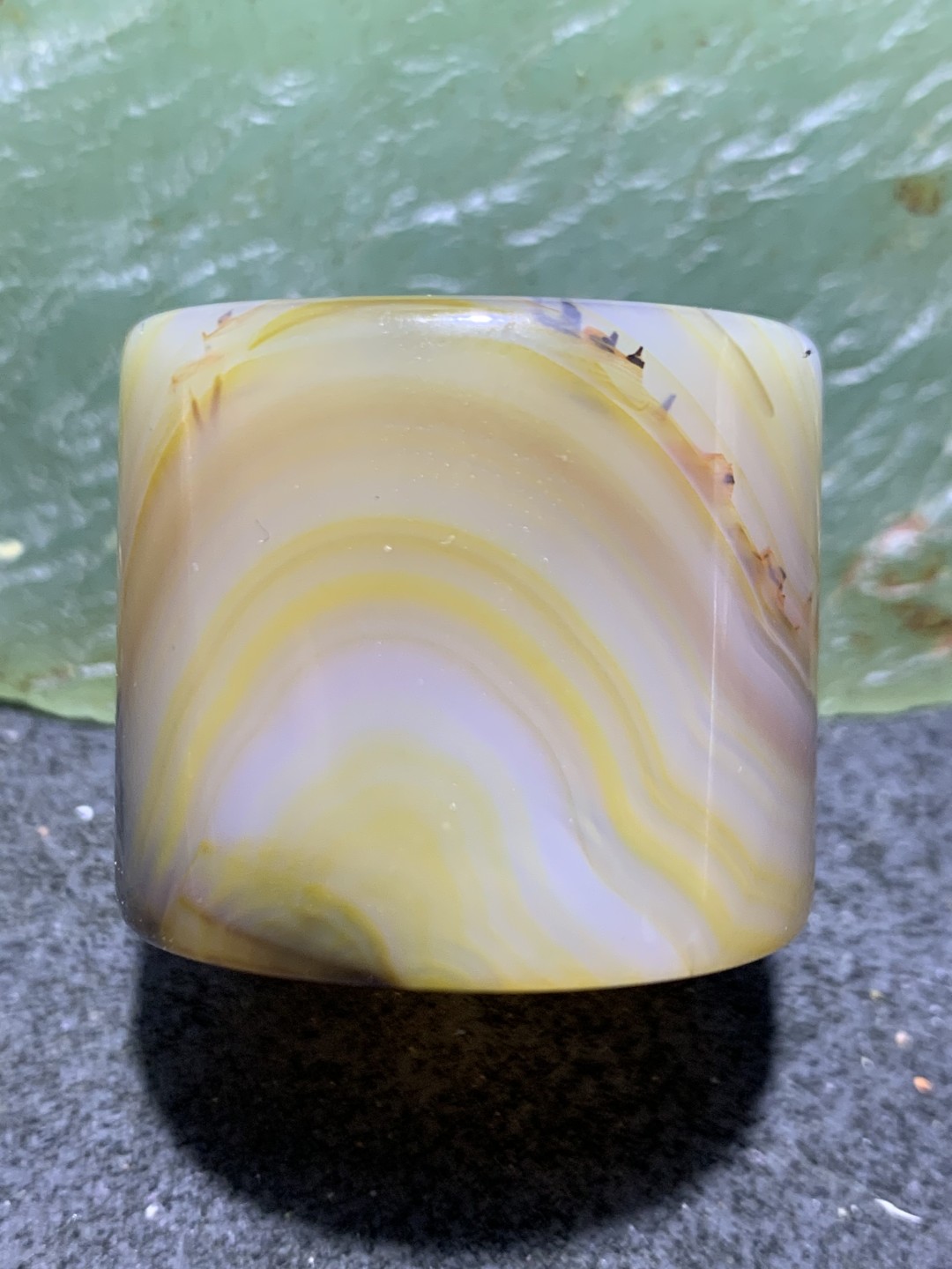 精美高玉化千层纹巴西玛瑙扳指一个，