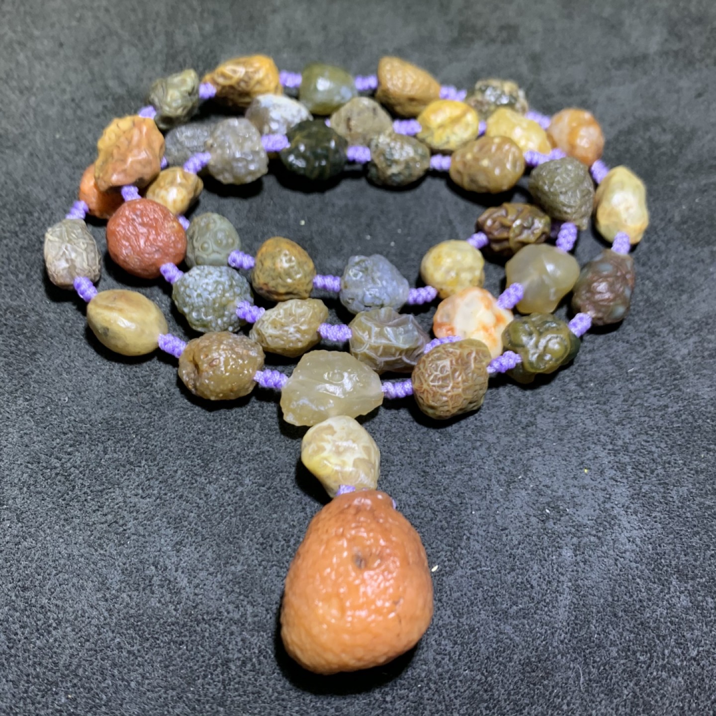 精美阿拉善大颗粒筋脉石项链一条
