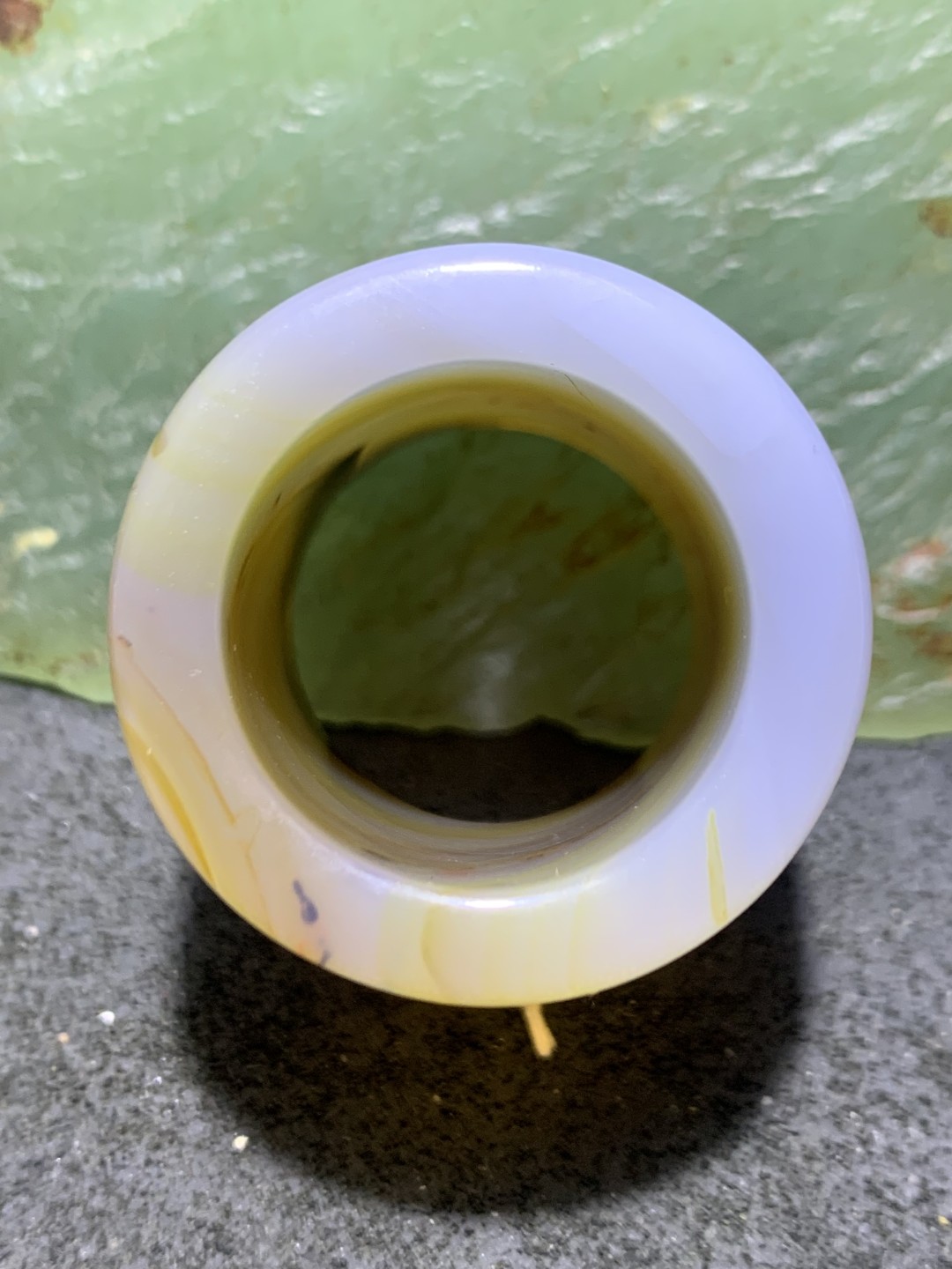 精美高玉化千层纹巴西玛瑙扳指一个，