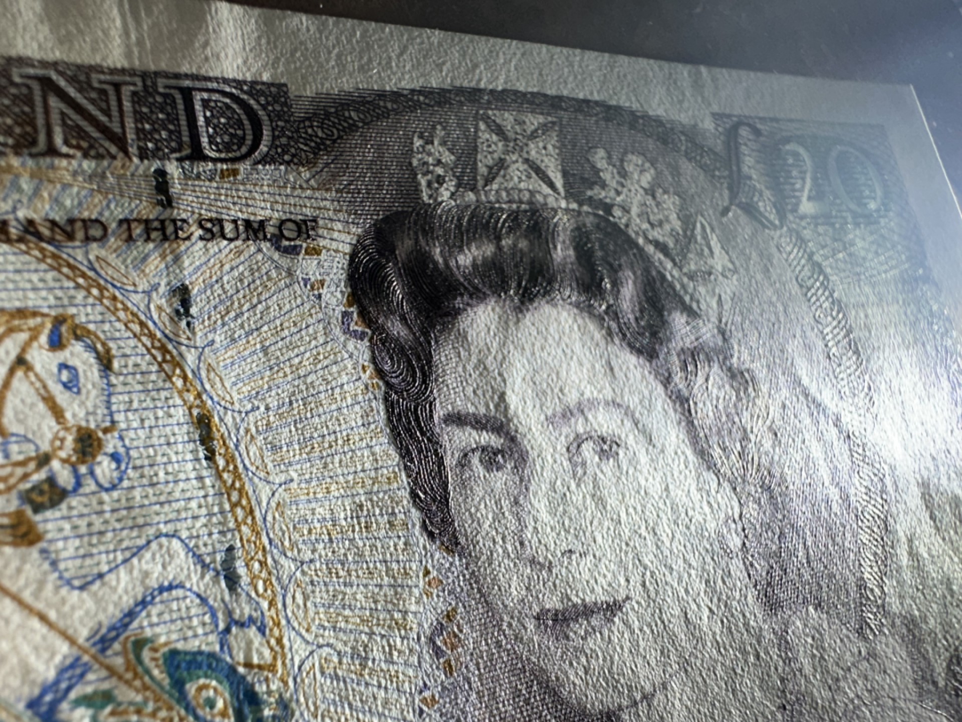 Chase Auction 第16期 - - 外钞、民国钞和一版人民币混合场！ 英国D序列20镑，品相如图！UNC-，有压痕！