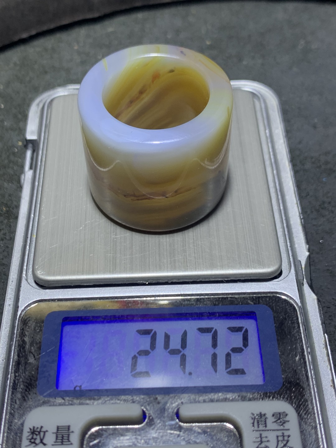 精美高玉化千层纹巴西玛瑙扳指一个，