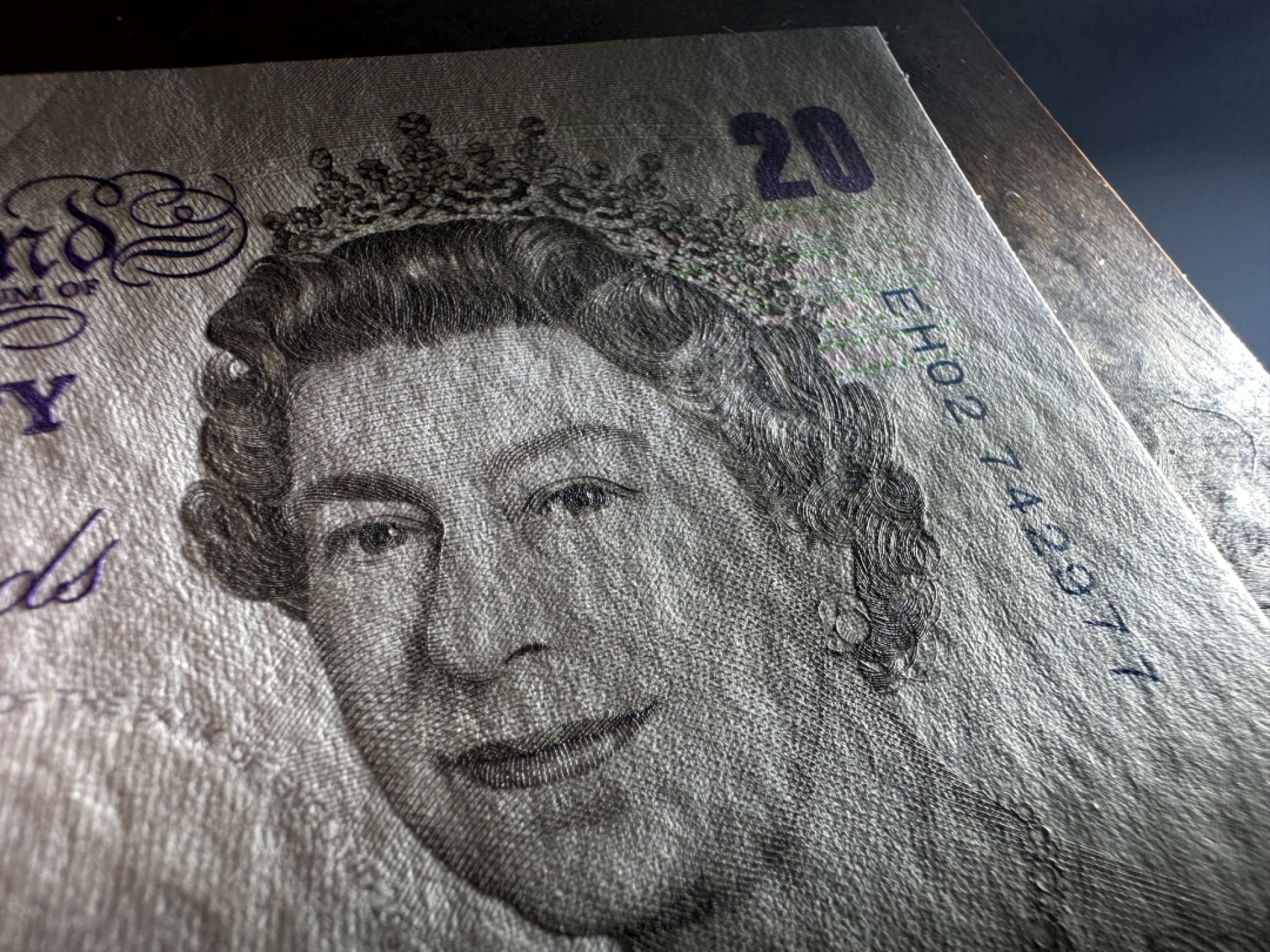 Chase Auction 第16期 - - 外钞、民国钞和一版人民币混合场！ 英国E序列20镑，品相如图！AU—UNC-！