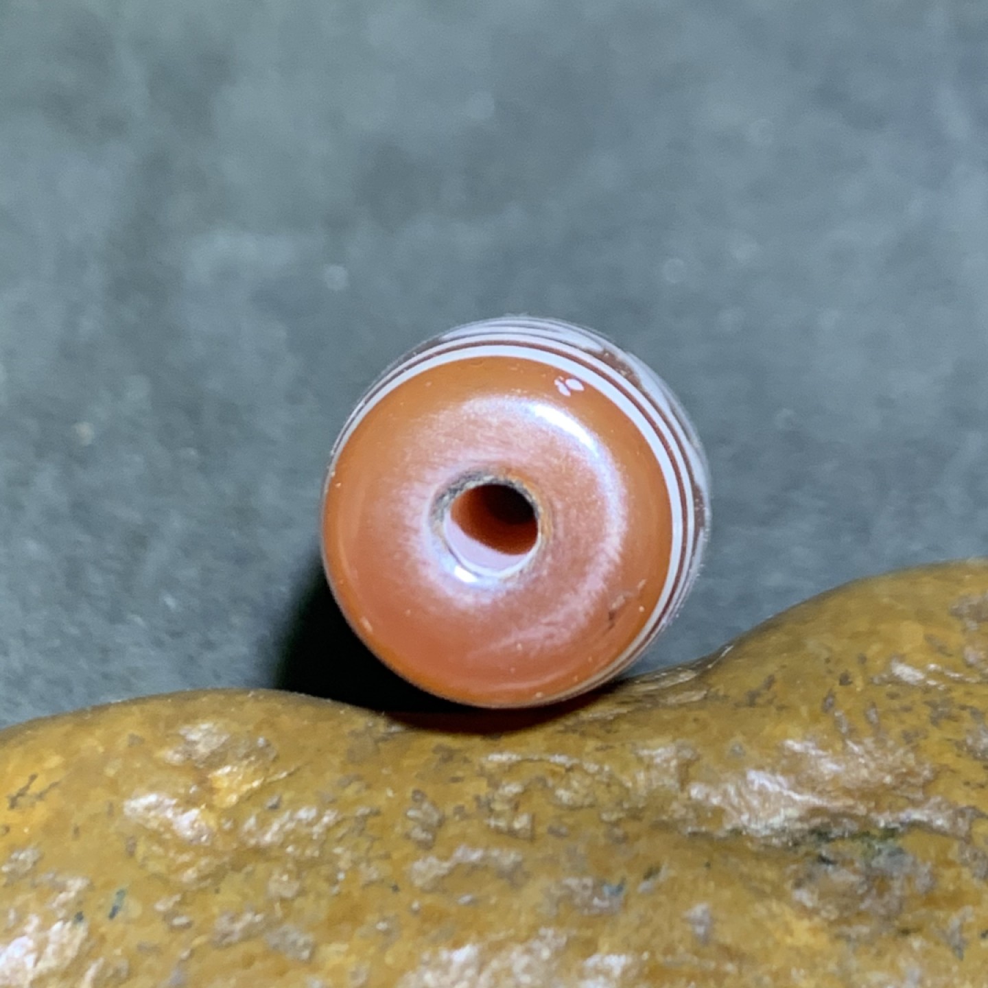 仅此一颗，精品二十一眼红玉髓天珠一颗，