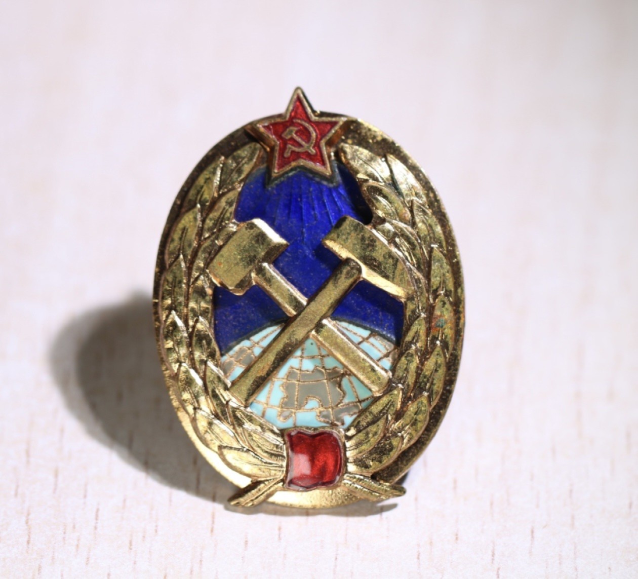 大猫徽章拍卖第215期  苏联铜质证章两枚